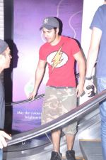 Varun Dhawan snapped outside PVR Cinemas in Mumbai on 25th June 2013 (2).JPG